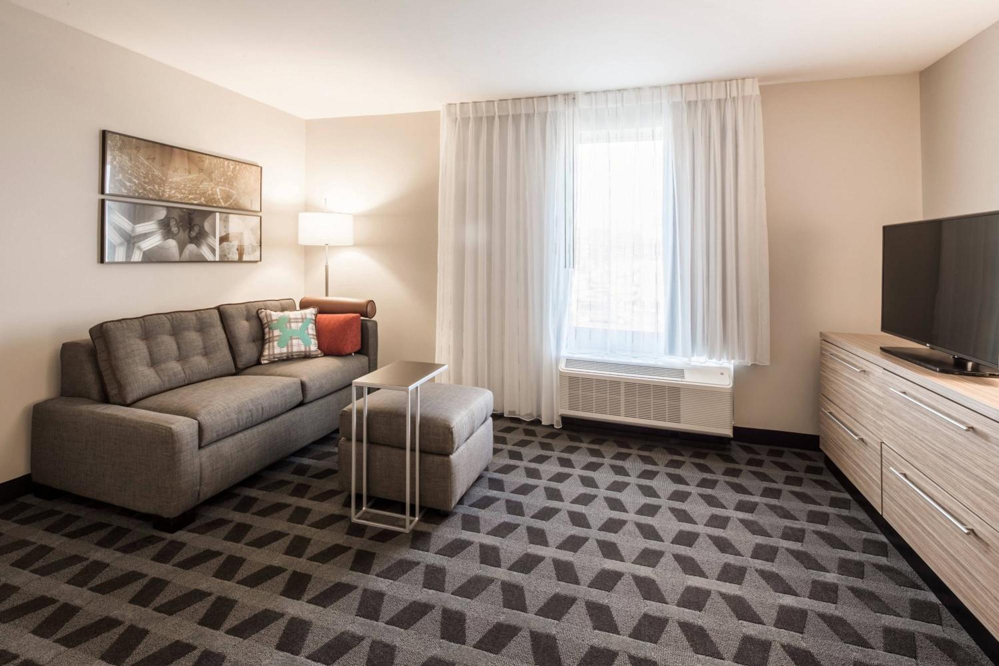 Towneplace Suites By Marriott Cleveland Room photo