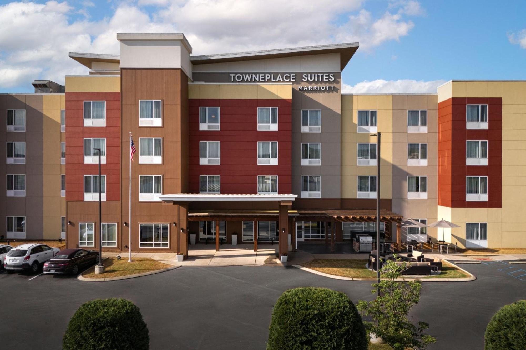 Towneplace Suites By Marriott Cleveland Exterior photo